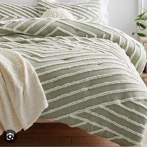 Pottery Barn Dorm Comforter - Sage and White